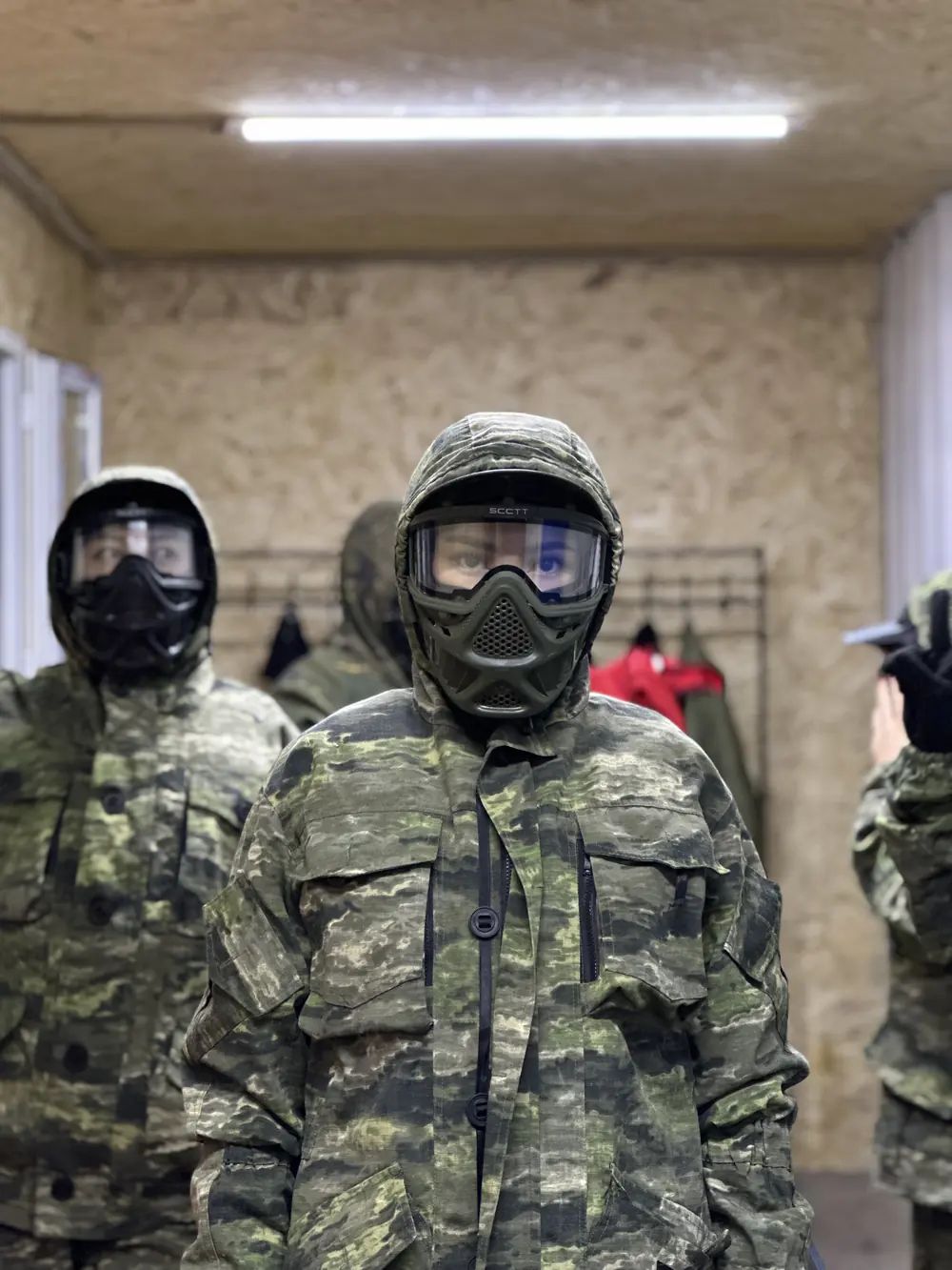 Игроки в экипировке ADRENALINE